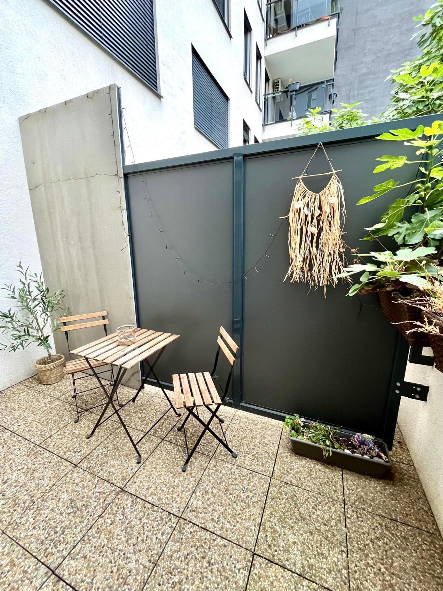 The Elite Suite Downtown 2- Bedroom Apt Ac & Garage Parking Братислава Экстерьер фото